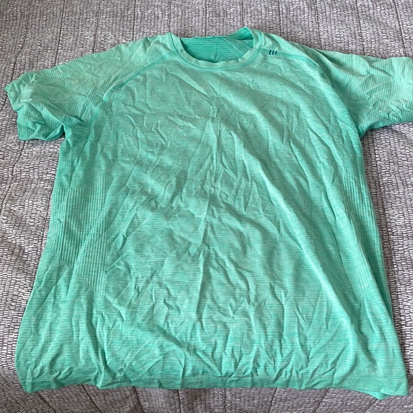 lululemon athletica Other - Mens Lululemon swiftly tech SS shirt